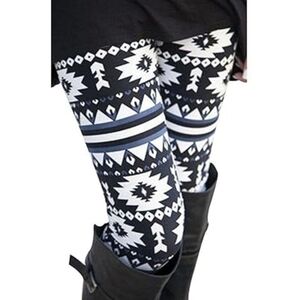NWOT American Eagle Outfitters Hi Rise Small Geometric Pattern Leggings